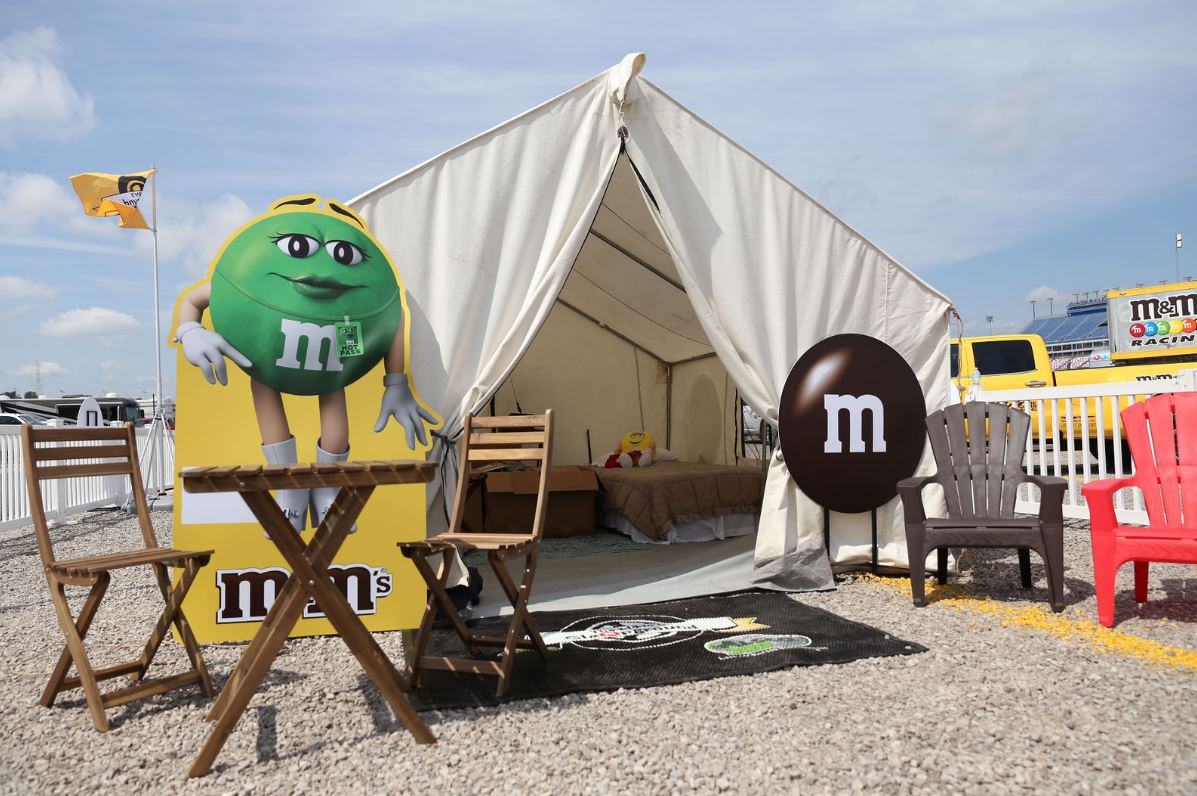 M&M'S Glampground tent setup.